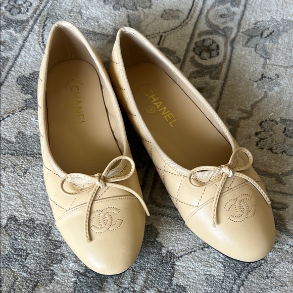 CHANEL Ballet Flats - Picture 1 of 8